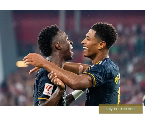 维尼修斯对慈善事业的贡献持续受到关注，展现出积极的社会责任感。