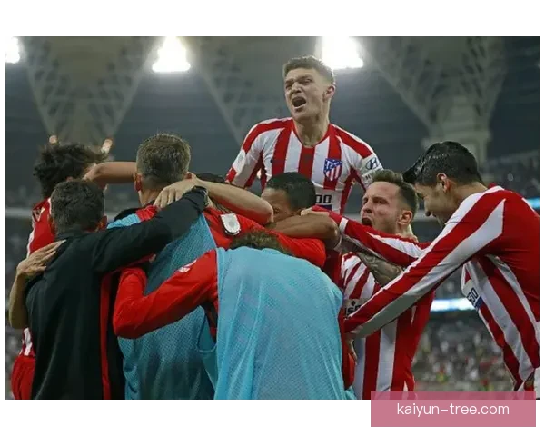 德甲拜仁在欧冠小组赛中表现稳健，继续争取卫冕之路